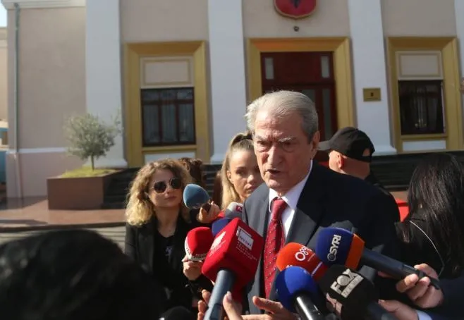 Berisha flet për  skenarët e aksionit opozitar: Beteja e deputetëve ka nisur, ata nuk do braktisin Parlamentin