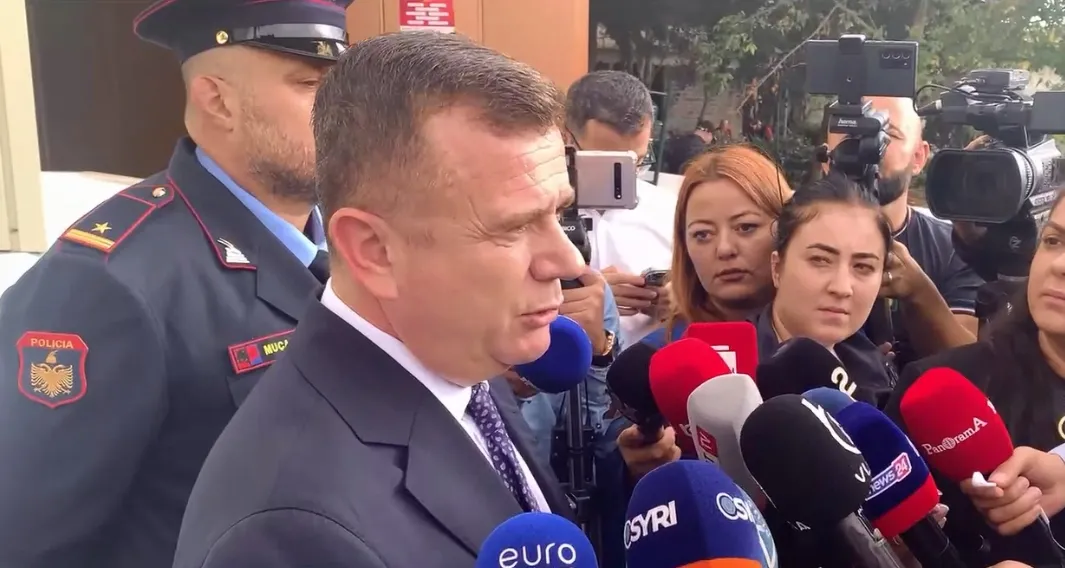 Balla flet për ngjarjen e rëndë  në Vlorë/ “Do të ketë mbështetje të plotë”, ministri Balla: Ndëshkim për të gjithë autorët!
