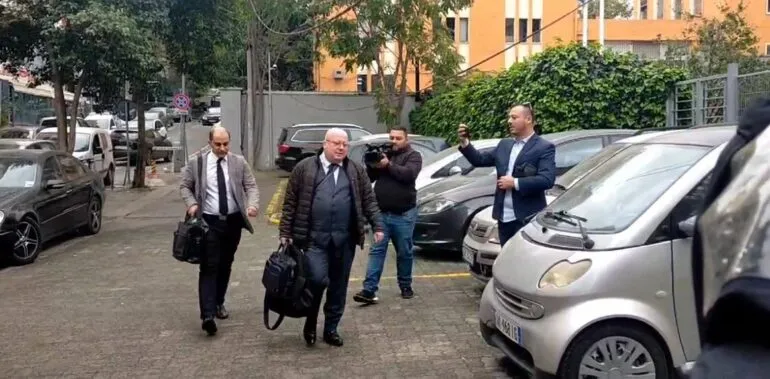 Berisha nuk paraqitet  në GJKKO, por verëm  avokatët e tij