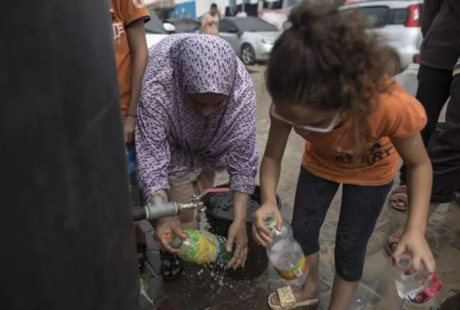 Situata katastrofike në Gaza, fëmijët po pijnë ujë të kripur për mbijetesë