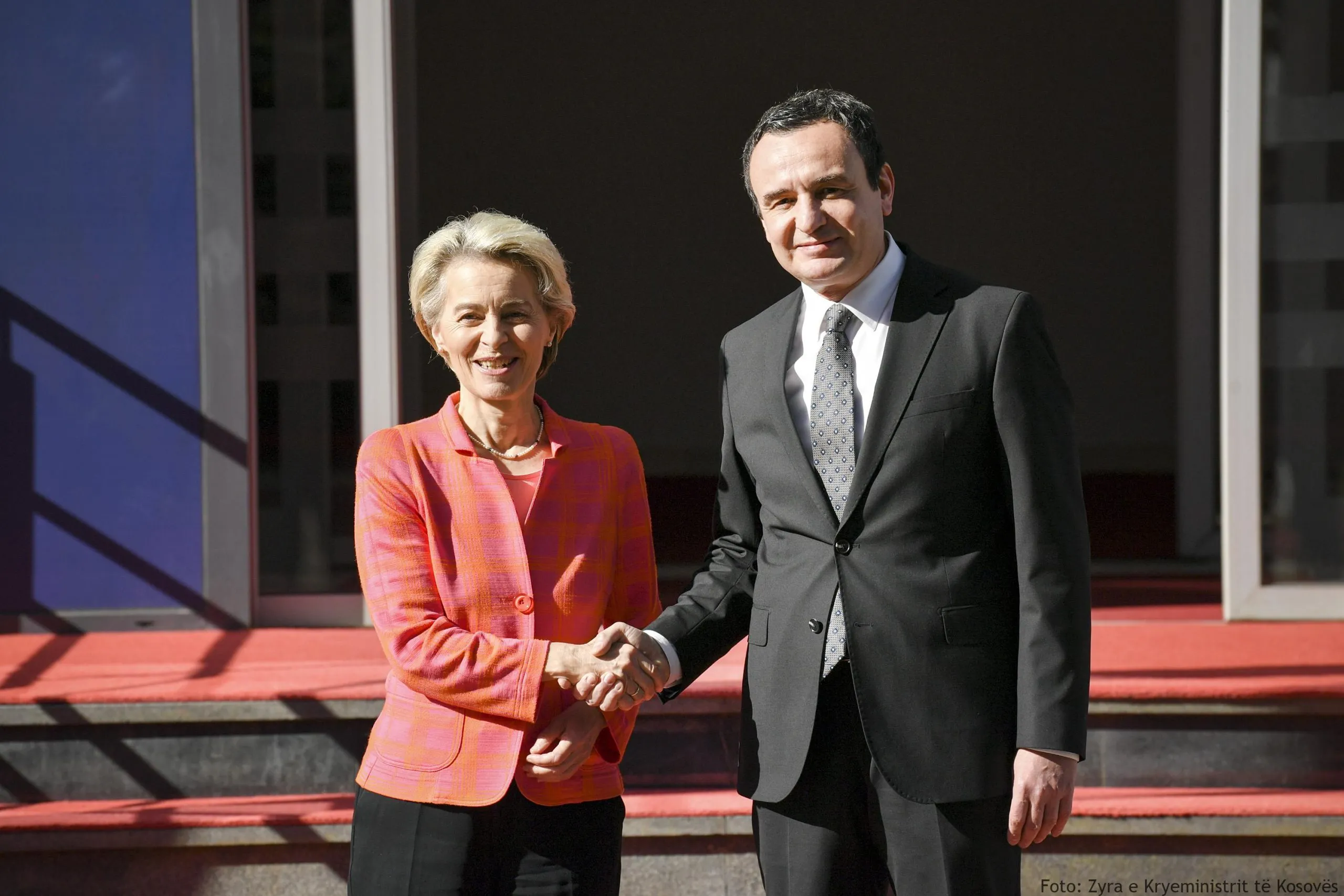 Von der Leyen viziton sot Kosovën, takime me Kurtin dhe Osmanin