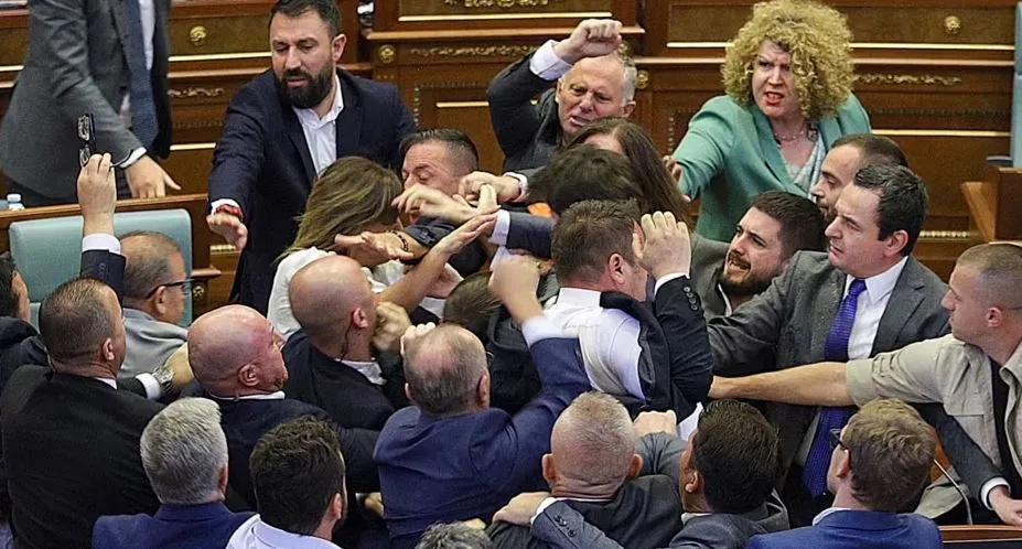 Dhuna  në Kuvendin e Kosovës, aktakuzë kundër zv. kryeministrit dhe tre deputetëve