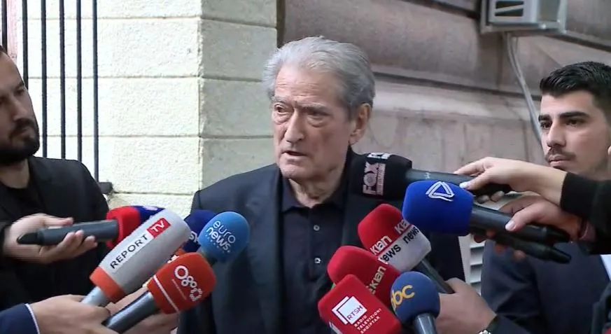 Berisha flet pas mbledhjes me Bardhin dhe deputetët e opozitës: PS i them mos na provokoni