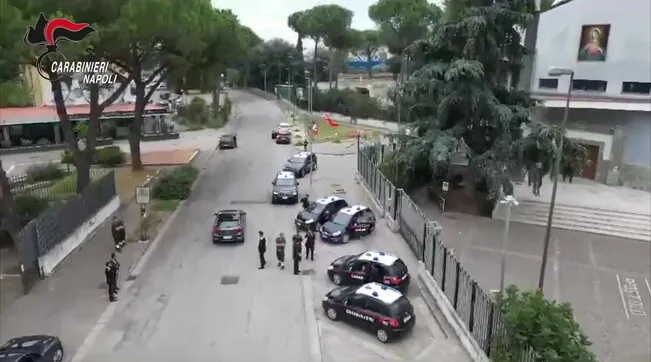 Policia italiane godet grupin e Camorras, 18 të arrestuar