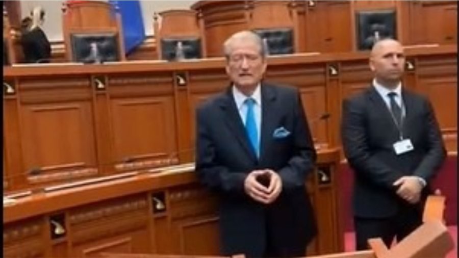 Deklarata e Berishës pas mhylljes se kuvendit: Taulant Balla është një kriminel më i poshtër se Bajrat, më i poshtë se Çelët!