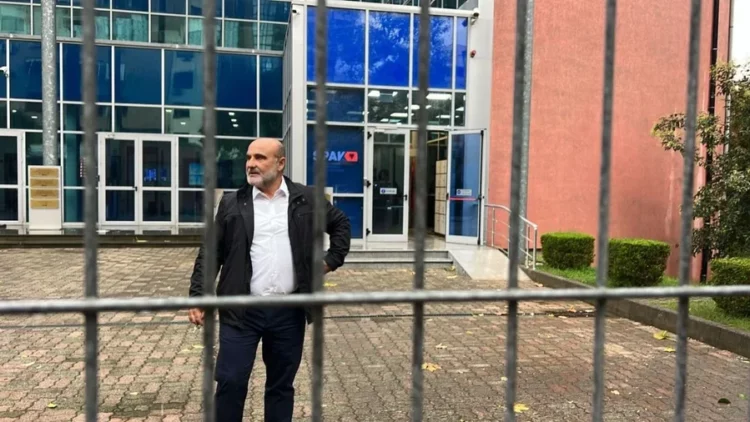 Deputeti Vullnet Sinaj paraqitet në SPAK për sherrin  në Kuvend
