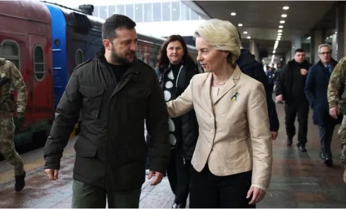 Von der Leyen takim me Zelenskyn në Kiev: BE do të qëndrojë pranë Ukrainës për aq kohë sa të duhet