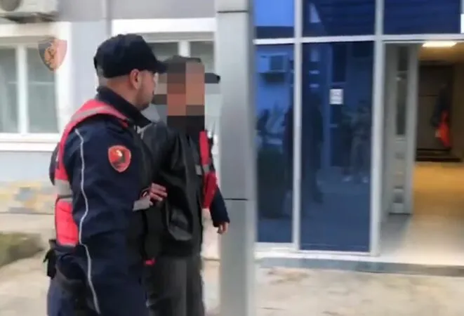 VLORË/ Arrestohet 38-vjeçari që mbante pistoletë me vete
