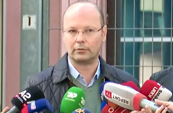 Veliaj kishte paditur Berishën për shpifje, pushohet çeshtja Kaso: Akuzuesi nuk u paraqit!
