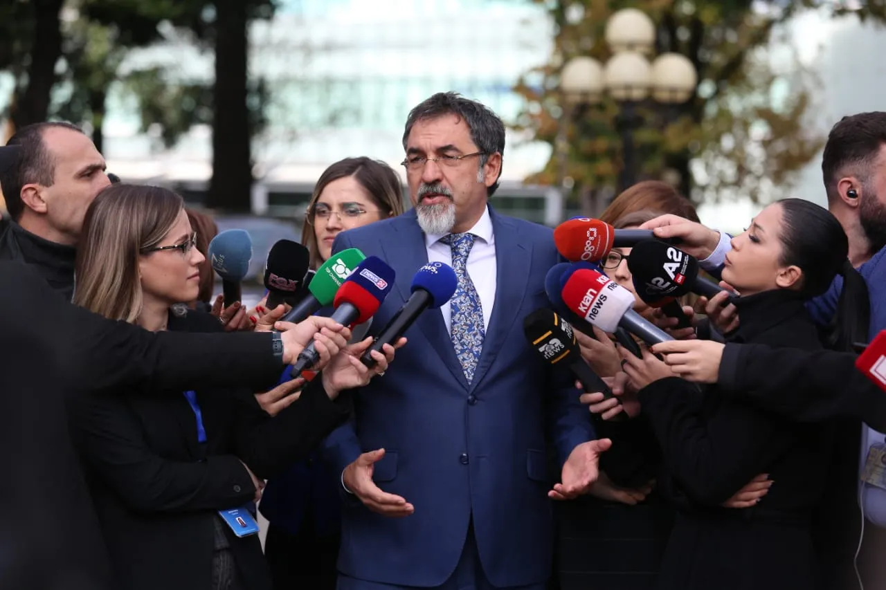 Çuçi pas tensioneve në seancën plenare: Nuk flitet për buxhetin me tymyese, garda ka punën e vet…