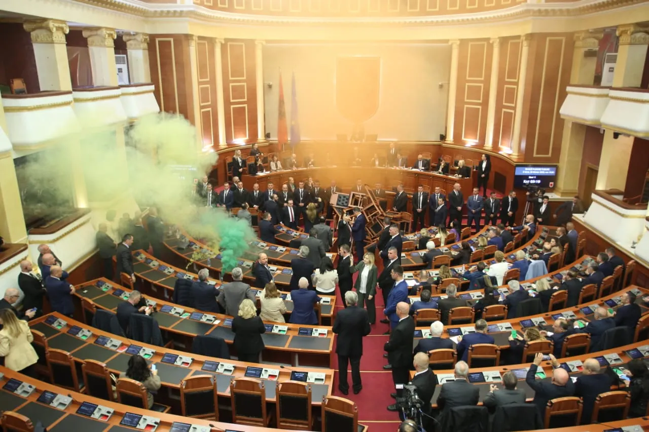 Punonjësit e BKH-së këqyrin nga afër sallën e seancave plenare