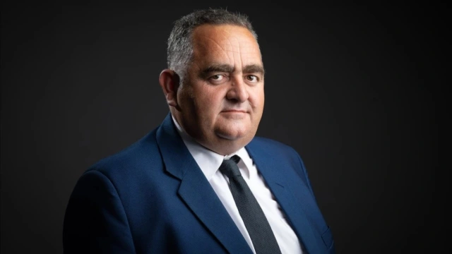 Ministri grek vjen në Shqipëri, në axhendë takimi me Fredi Belerin në burg