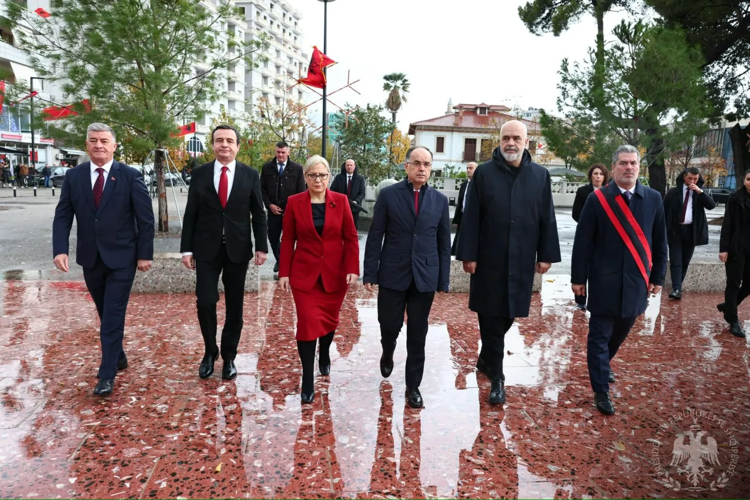 Presidenti Begaj  në Vlorë për Festa e Pavarësisë:  Gëzuar të gjithë shqiptarëve kudo në botë! Dita e Flamurit, si simboli përfaqësues e përbashkues i kombit