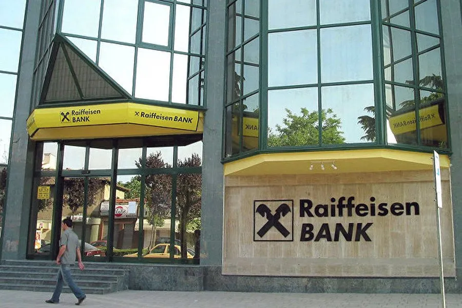 Raiffeisen Bank’ në listën e zezë anti-ruse si “sponsor ndërkombëtar i luftës”