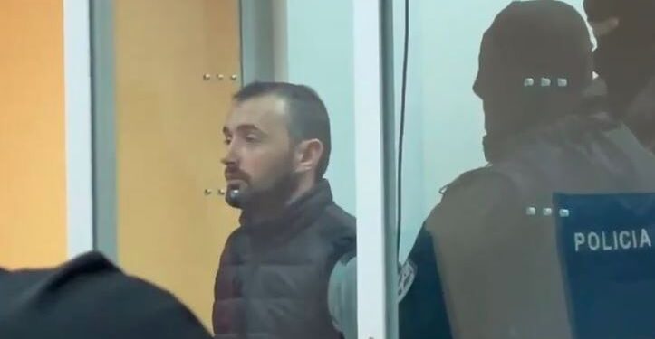 Gjykata lë në burg 11 zyrtarë të burgut të Peqinit, lirohet vetëm njëri prej tyre