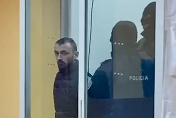 Dëshmia e plotë e shefit të policisë në burgun e Peqinit: Mos u afro, mos hy në gjak me mua…