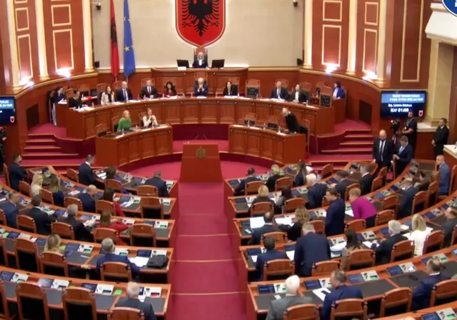 Hakerat rrëzojnë edhe Kuvendin, ja mesazhi që i lenë Nikollës