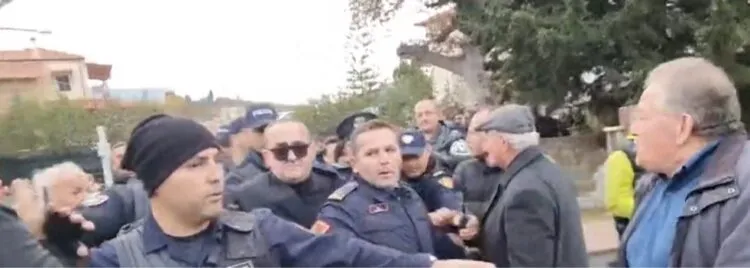 Me syze  dielli dhe i rrethuar me policë Beleri pritet me brohorima në varrezat e Himarës