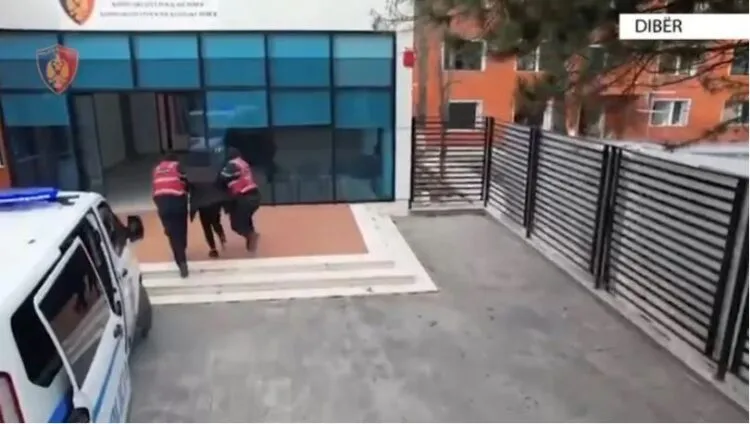 Dy vëllezërit shisnin kanabis/ Arrestohet njëri, tjetri në kërkim