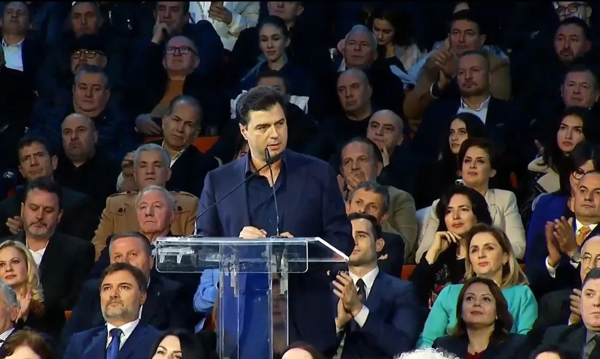 Basha u shtrin dorën demokratëve: Logon dhe firmën tonë e mbajnë