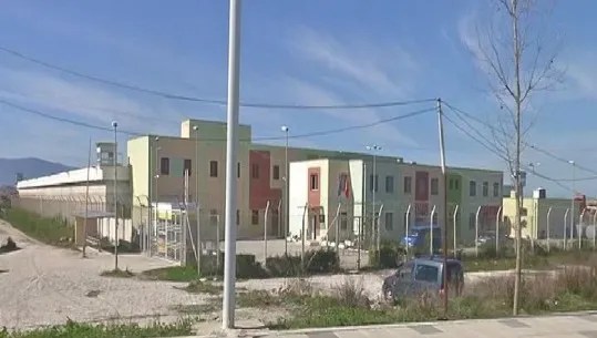 Vlorë, po fuste drogë me patate në burg, arrestohet