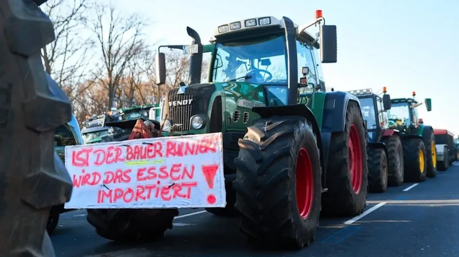 Fermerët “gjunjëzuan” Gjermaninë, qytetarët i përkrahin masivisht