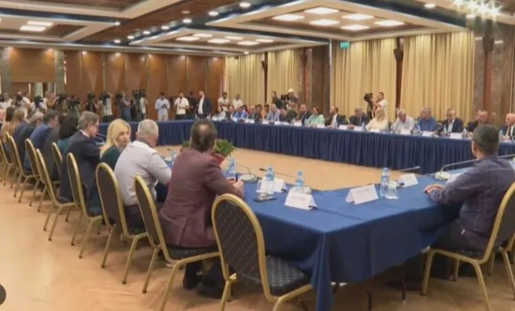 Nga Berisha te ngujimi në Parlament, përplasjet mes deputetëve të PD/ Debatet