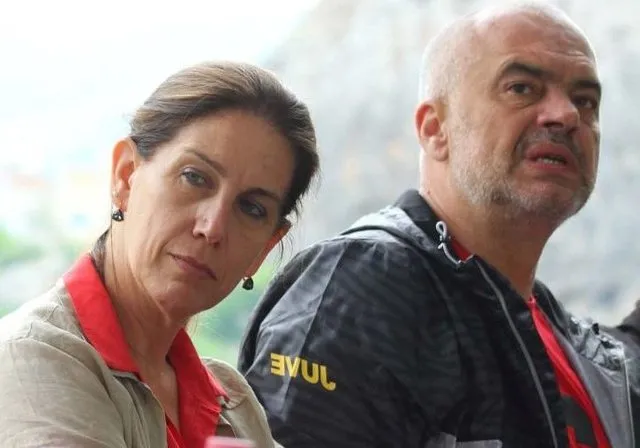 Pasuria e Mirela Kumbaro, ministre e Turizmit