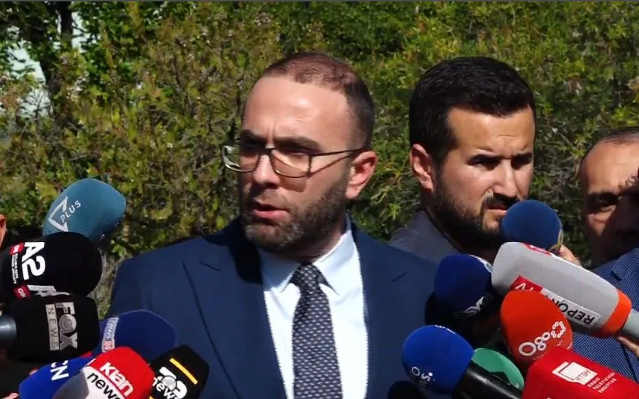 Bardhi, mesazh presidentit: Mos provoko opozitën për interes të mazhorancës në Kuvendin e Shqipërisë