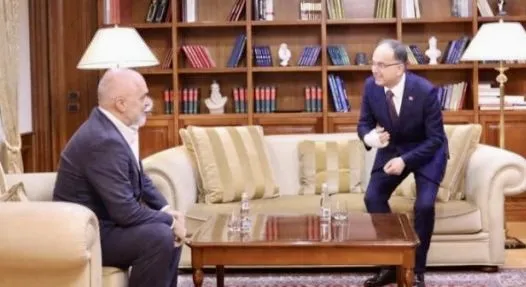 Reagon Rama pasi Begaj dekretoi ligjin për Komisionet : Ka perënduar koha kur Presidenti bashkëudhëhiqte revolucionet imagjinare kundër qeverisë
