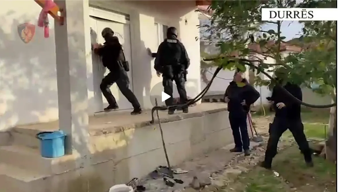 Maminas/ RENEA arreston 35-vjeçarin që kërcënoi  babain me sopatë
