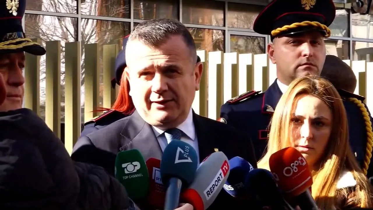 Ministri Balla jep detaje: Përveç drogës, është sekuestruar një sasi e konsiderueshme e armëve pa leje