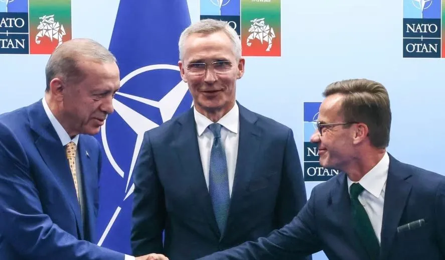 Erdogan miraton anëtarësimin e Suedisë në NATO