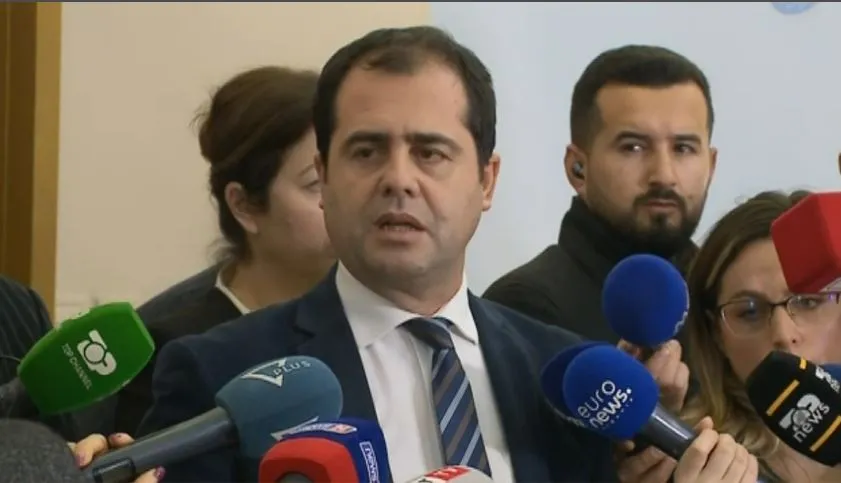 Bylykbashi pas dështimit të mbledhjes: PS të lejë lojërat, duhet rikompozim i komisionit