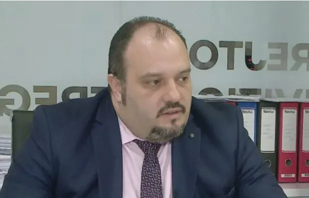 Po hetohet  nga SPAK-u, jep dorëheqjen kreu i FSHU-së