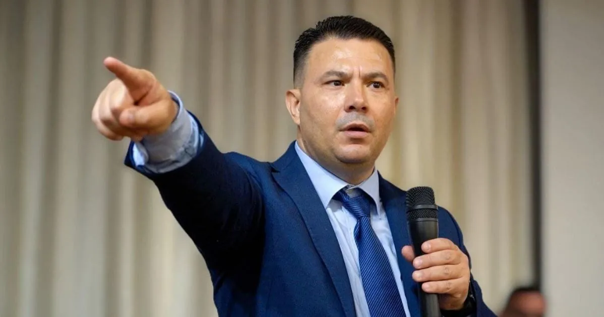 A ka shqiptarë këtu?
