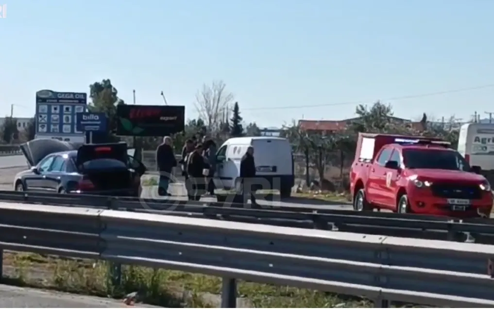 Lushnje/ Merr flakë në lëvizje mjeti