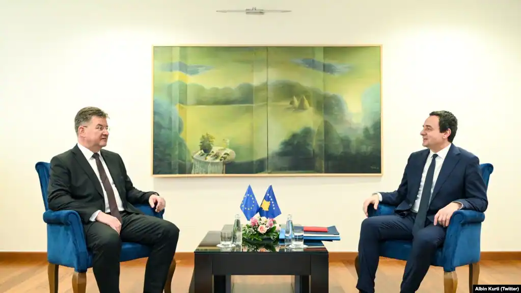 Lajçak flet pas takimit me Kurtin: Sulmi i Banjskës dhe heqja e dinarit serb, çështjet e diskutimit