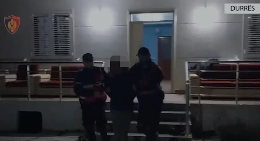 Manzë/  U ka  me pistoleta, pushkë sportive dhe në banesë, pranga 38-vjeçarit!