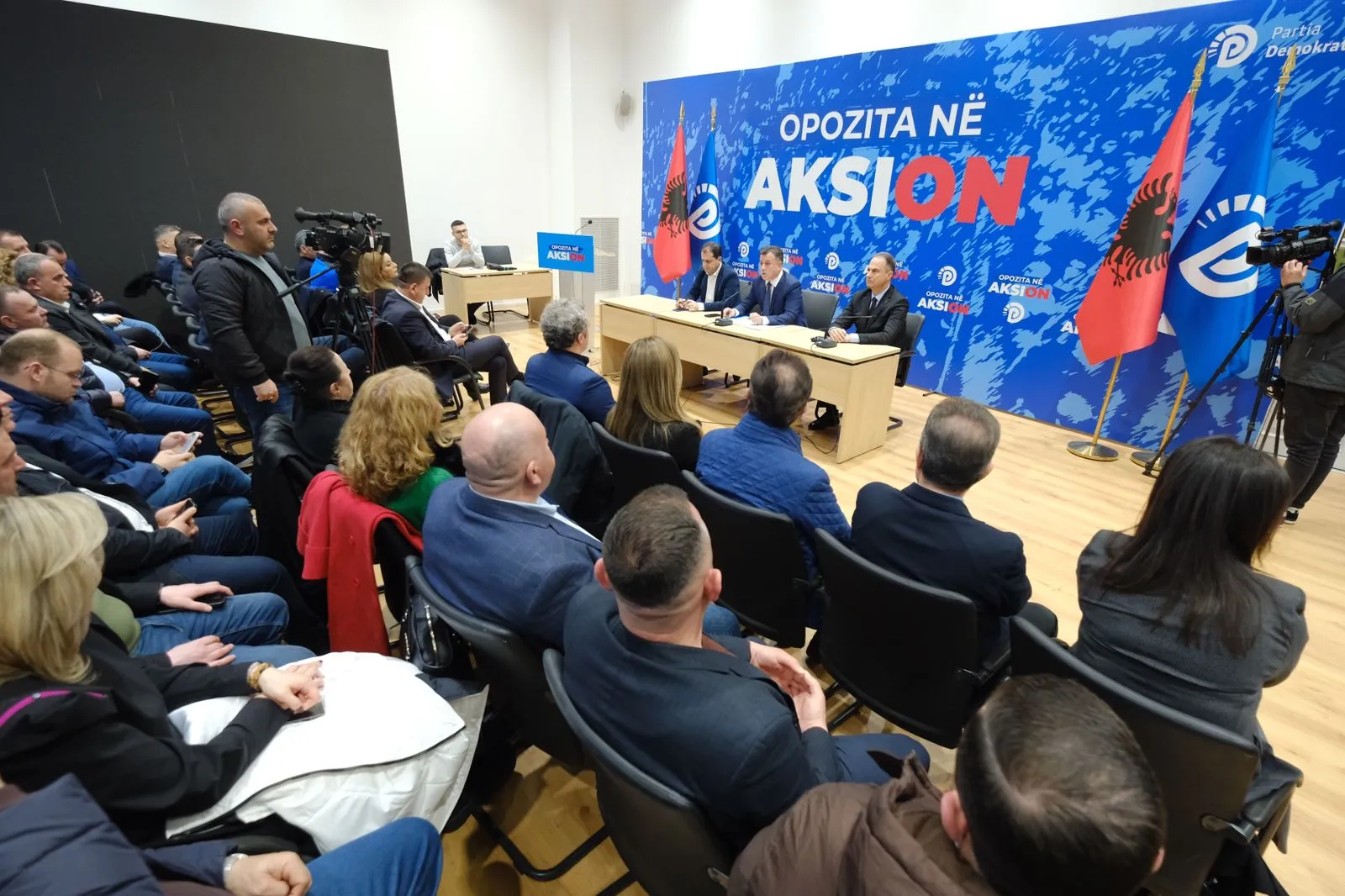 Flamur Noka flet për protestën e së hënës: Dalim për të mos lejuar që pushteti i Ramës të nxjerrë jashtë ligjit PD-në
