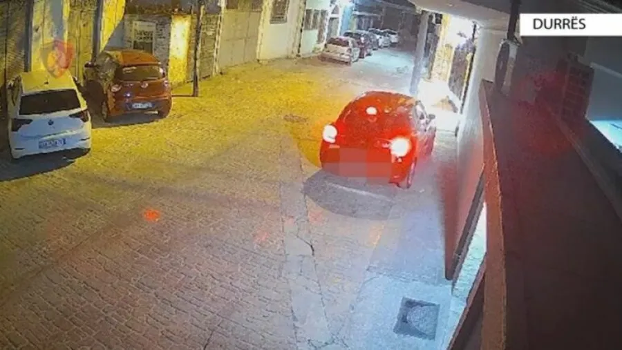 EMRI/ I vuri zjarrin një automjeti dhe tentoi të digjte banesën e 42-vjeçarit, pranga gruas në Durrës