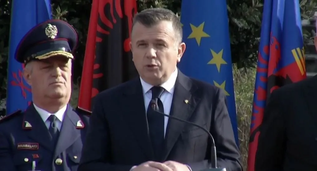 Ministri Balla flet në ceremoninë  e certifikimit të kursantëve në Policinë e Shtetit: Uniforma, simbol i shtetit dhe qytetarëve tek ju.