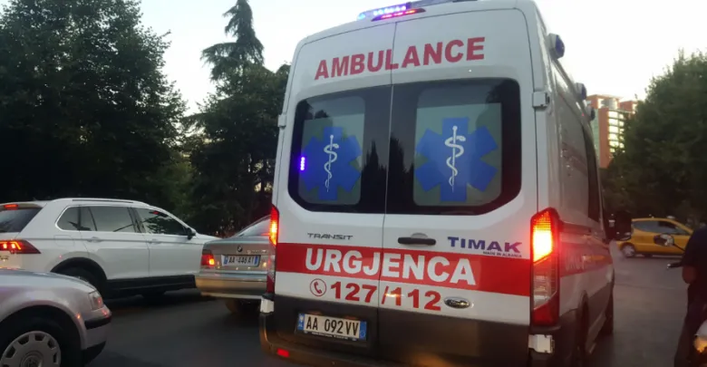 Tiranë/ Makina përplas tre adoleshentë