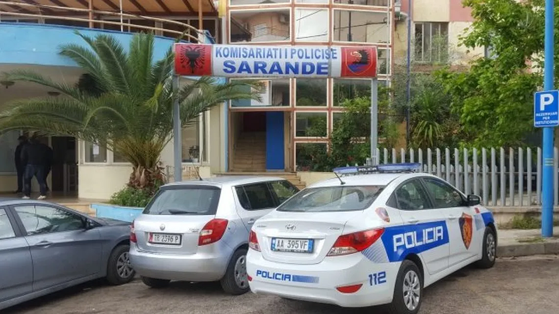Sarandë/ Aksidenti ku humbi jetën 15-vjeçari, arrestohet shoferi i automjetit që u përplas me makinën me defekt që po shtyhej nga viktima dhe 3 të tjerë!