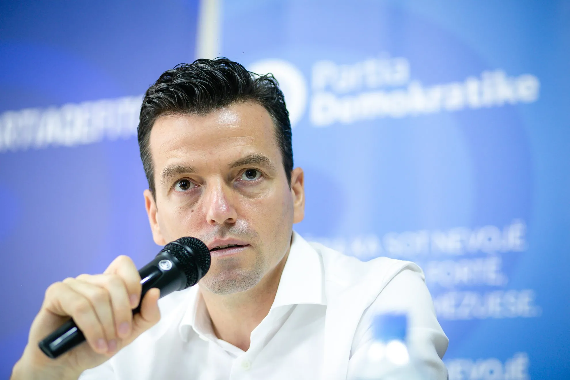 Agron Shehaj me parti të re, fton të rinjtë të marrin pjesë