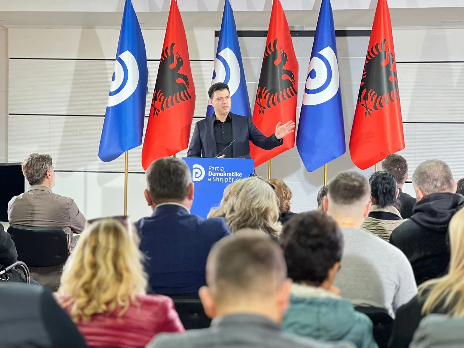 Basha ironizon “Rithemelimin”: I mbijetuam një rrebeshi të padrejtë!