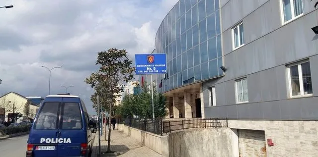 E reja në Kamëz u hodh nga tarraca pasi i publikuan foto intime, arrestohet 39-vjeçari