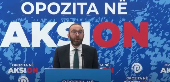 Gazment Bardhi nga selia e PD: Ne jemi të bashkuar në diversitet. Sot demokratët po na shohin dhe po na japin kurajo!
