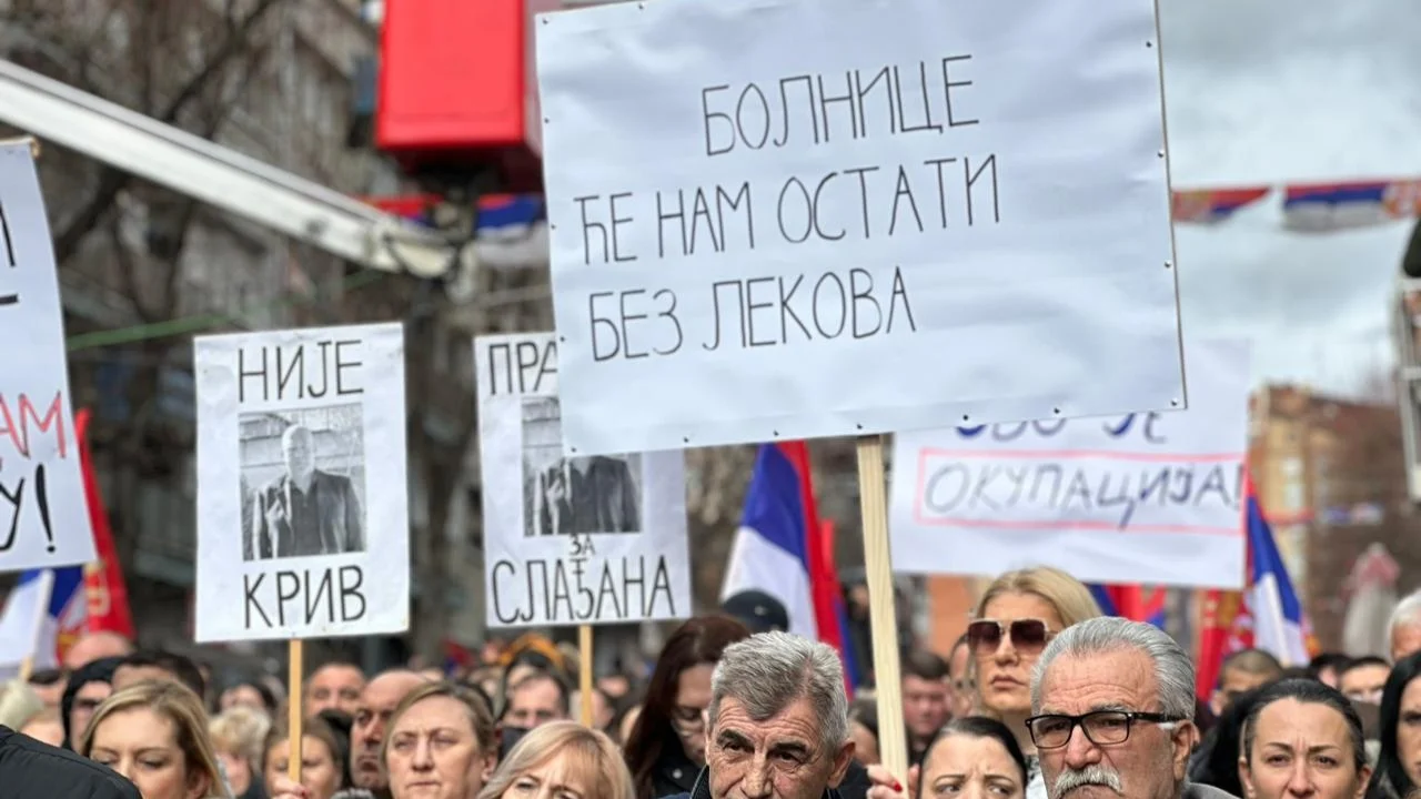 Serbët në veri të Kosovës, shpërndajnë  fletushka kërcënuese për Kurtin dhe policinë
