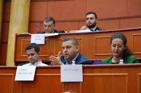 DENONCIMI i Brahimllarit: Veliaj, 4.3 milionë euro nga taksa e arsimit ia kaloi inceneratorit të Tiranës